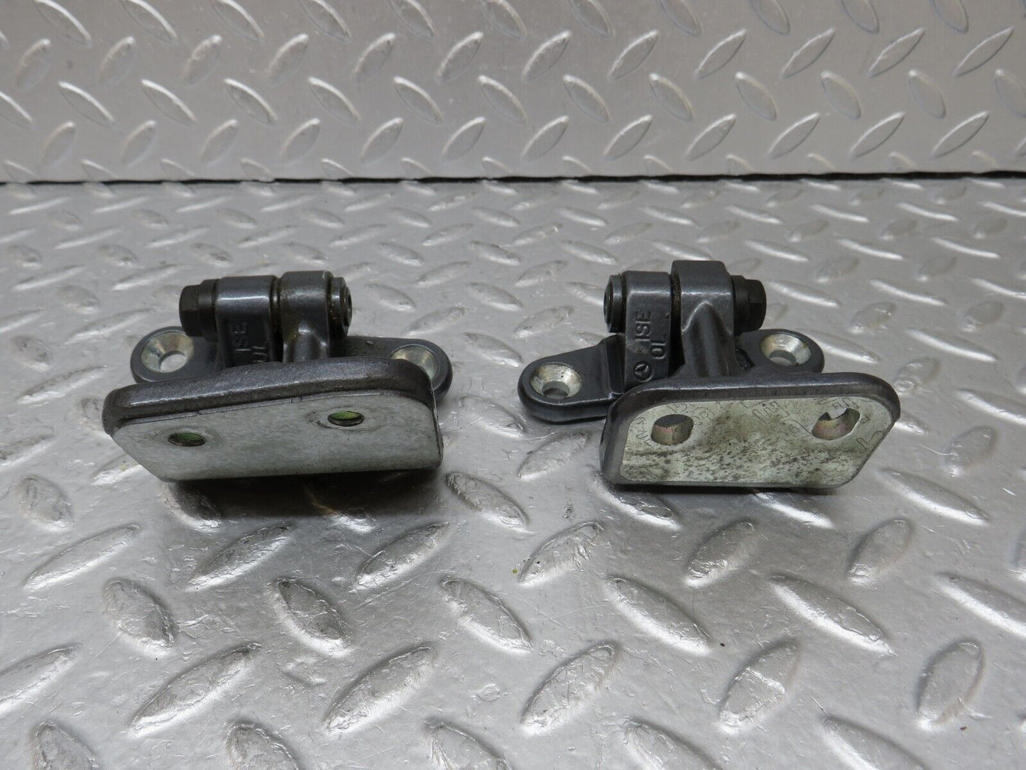 35268 Mercedes-Benz W221 Rear Right Door Hinge