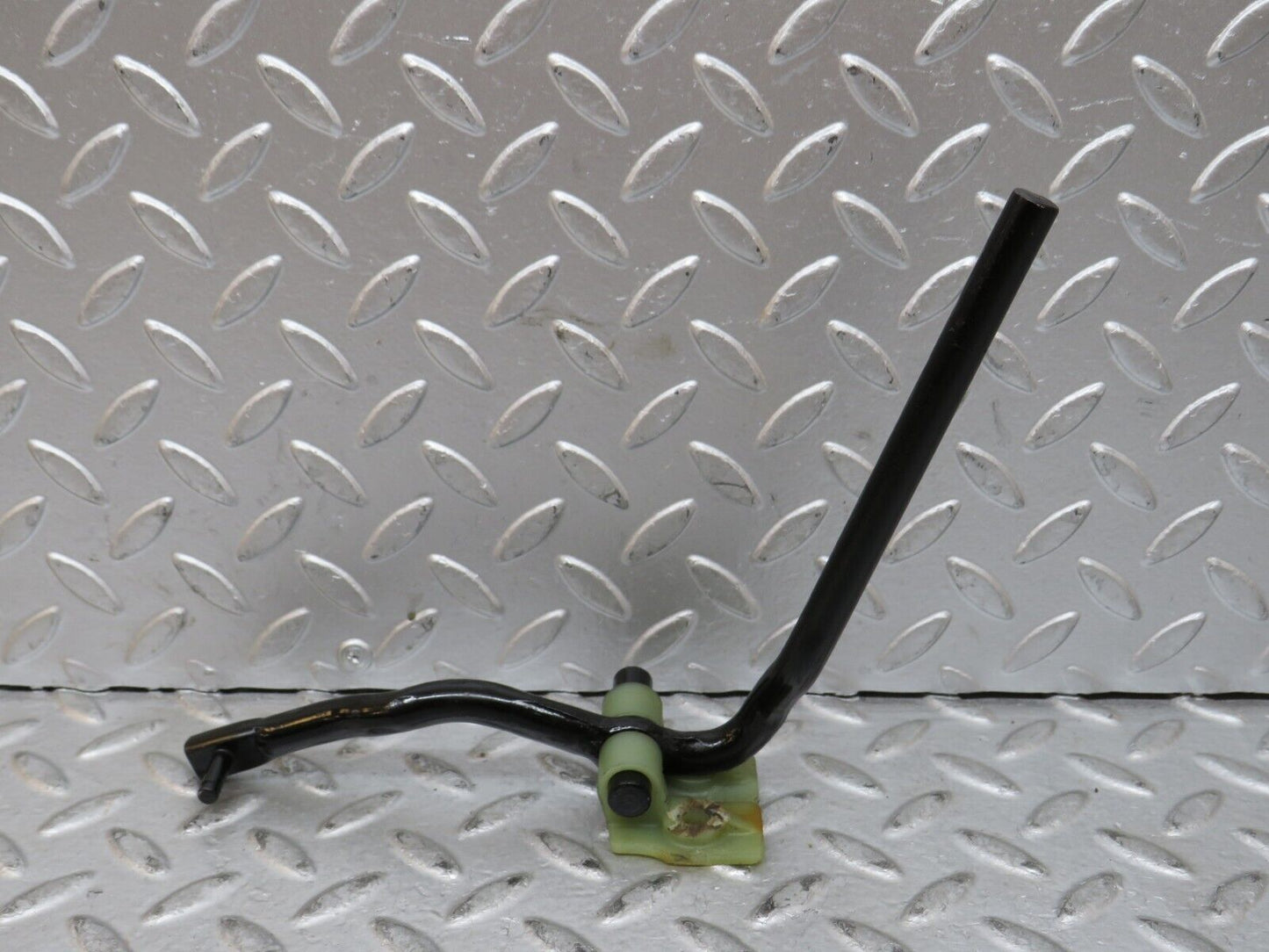 28368 Mercedes-Benz S123 240D Wagon Accelerator Pedal Linkage