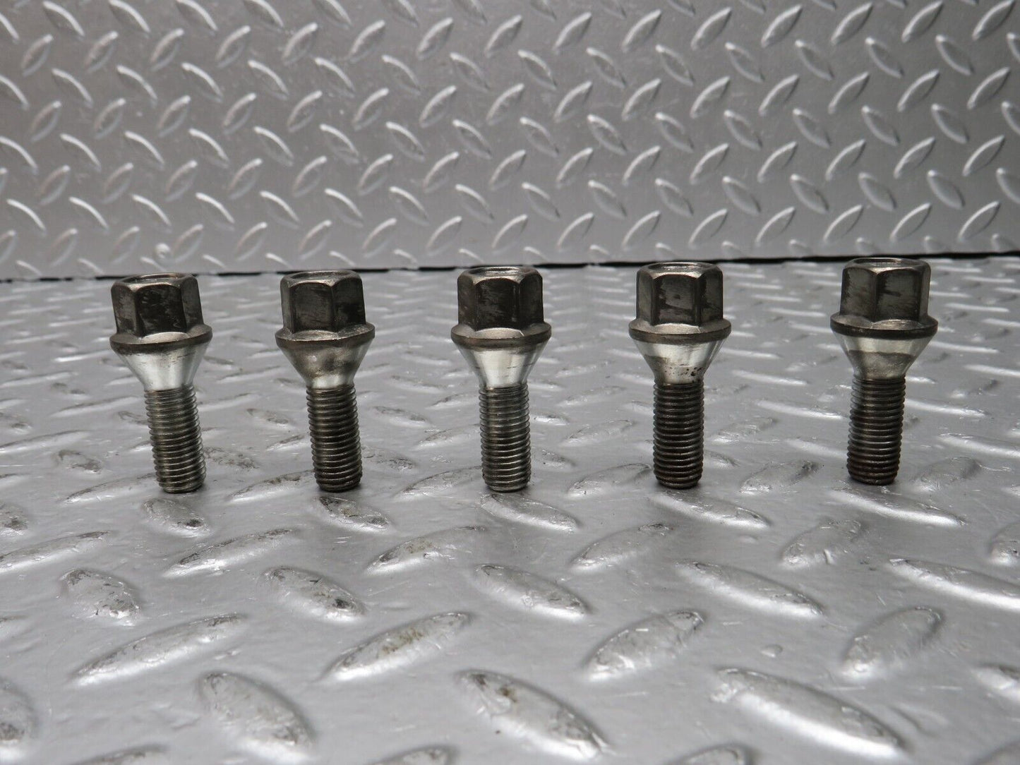 31865 Mercedes-Benz 5x Alloy Wheel Lug Bolt M12x1.5