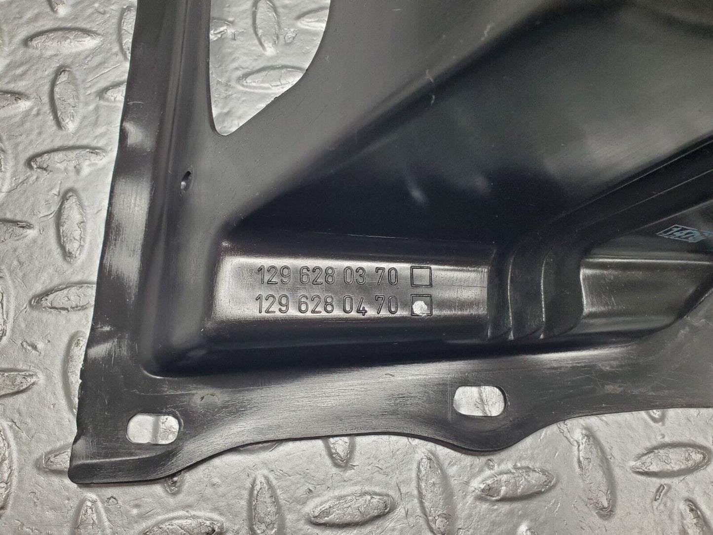 46879 Mercedes-Benz R129 320SL Coupe Heater Blower Motor Housing 1296280370 1296800470 1299971881