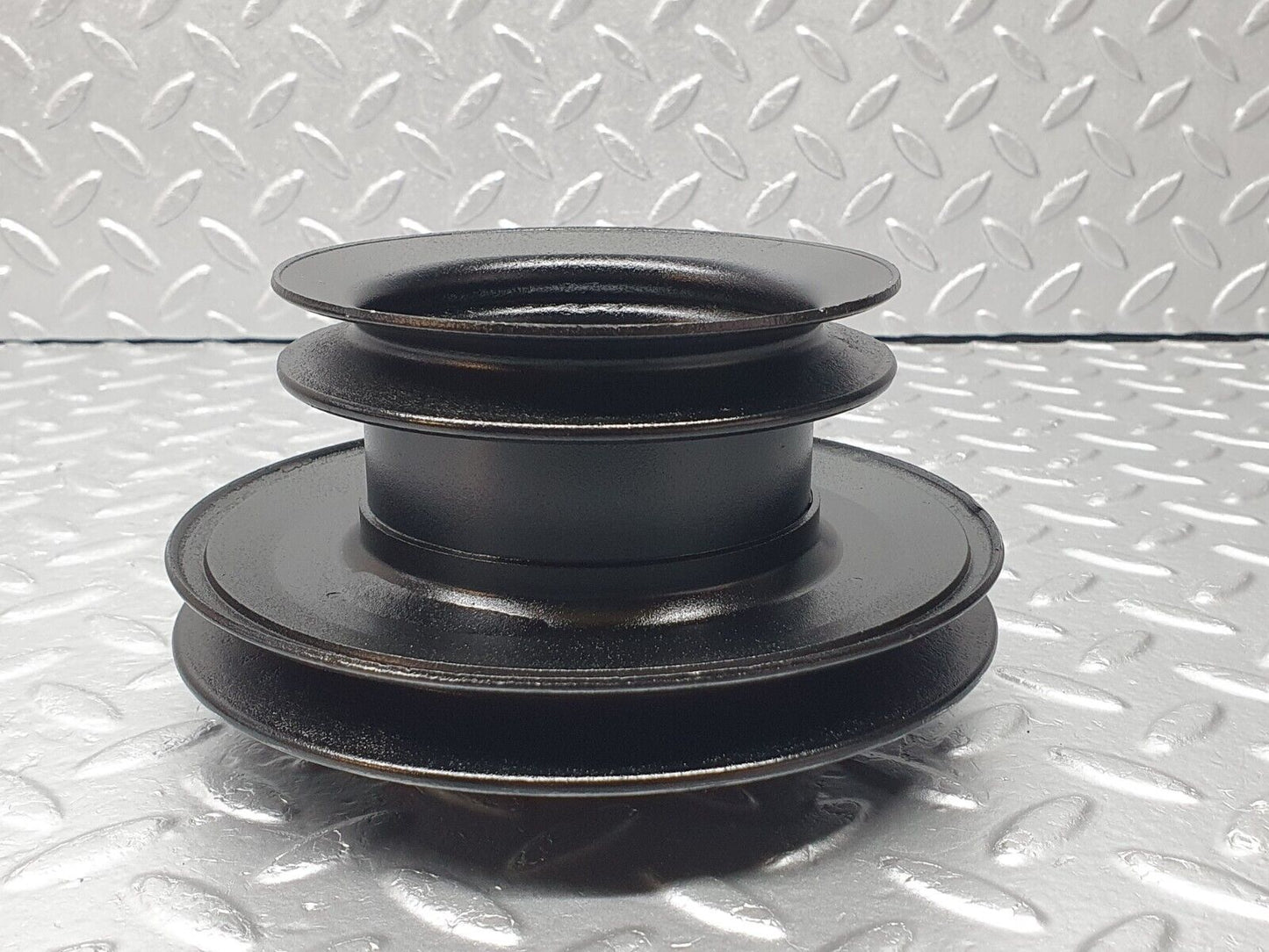 40829 Mercedes-Benz W123 300D Crankshaft Pulley 6170351012