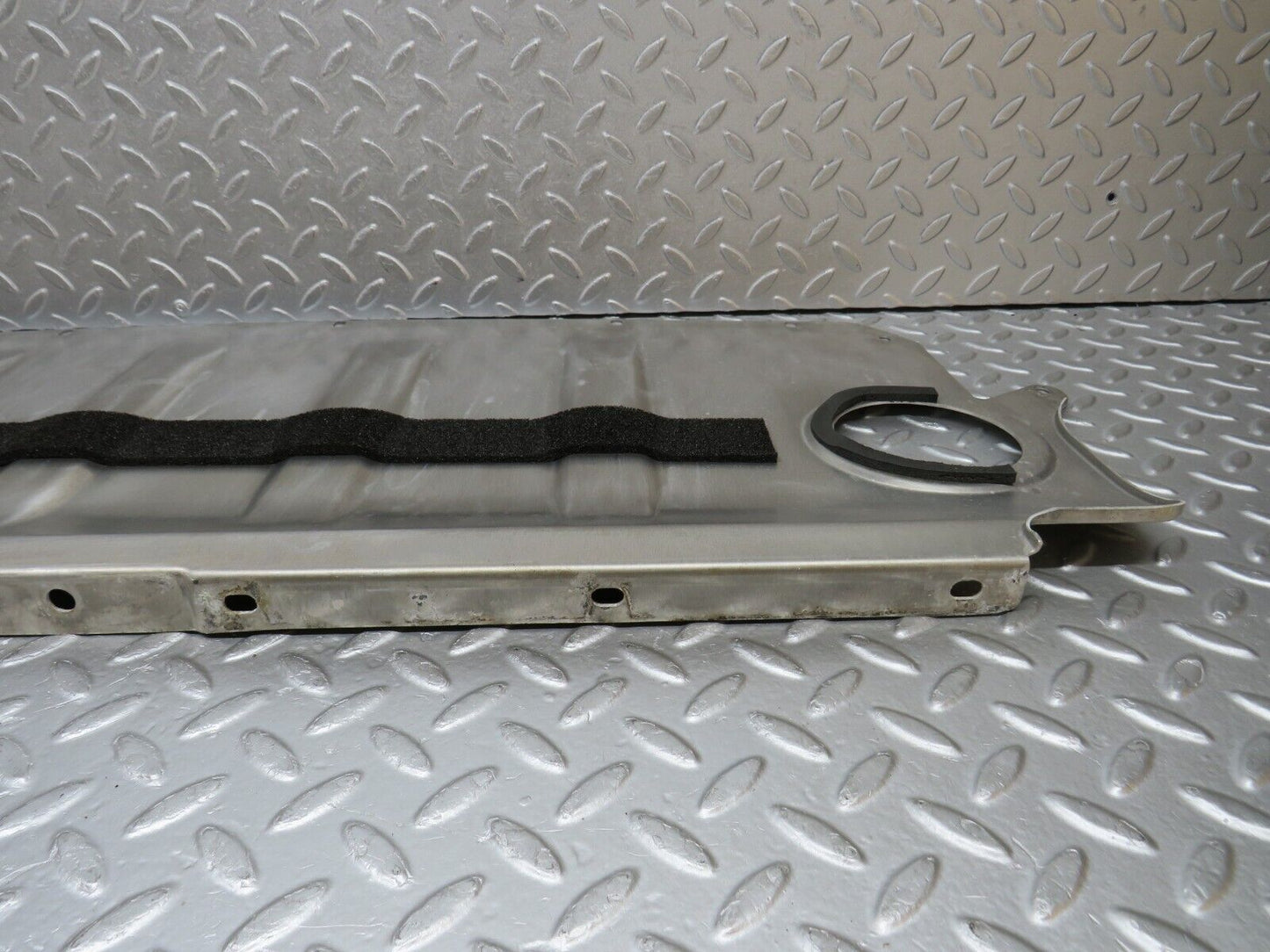 39520 Mercedes-Benz R129 320SL Coupe Fuel Tank Rear Cover