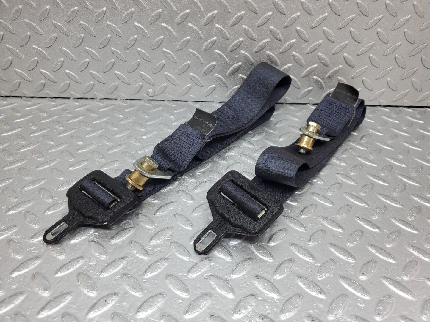 45320 Mercedes-Benz R129 300SL Coupe Rear Seat Belt Set With Buckles 1298600369 1298600085