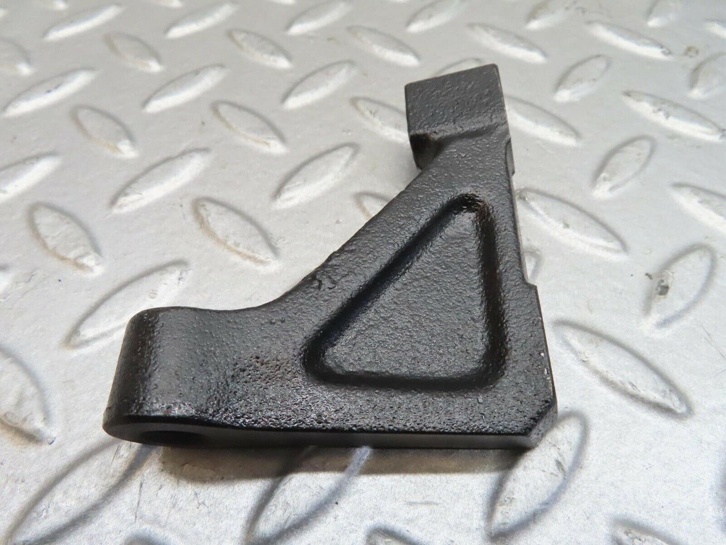 13789 Mercedes-Benz R107 450SL Engine Mount Bracket Pair 1160110895 1160110995