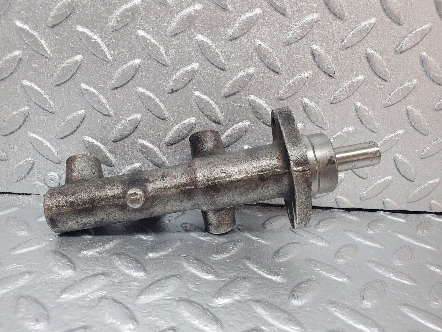 44283 Mercedes-Benz W123 280E Brake Master Cylinder