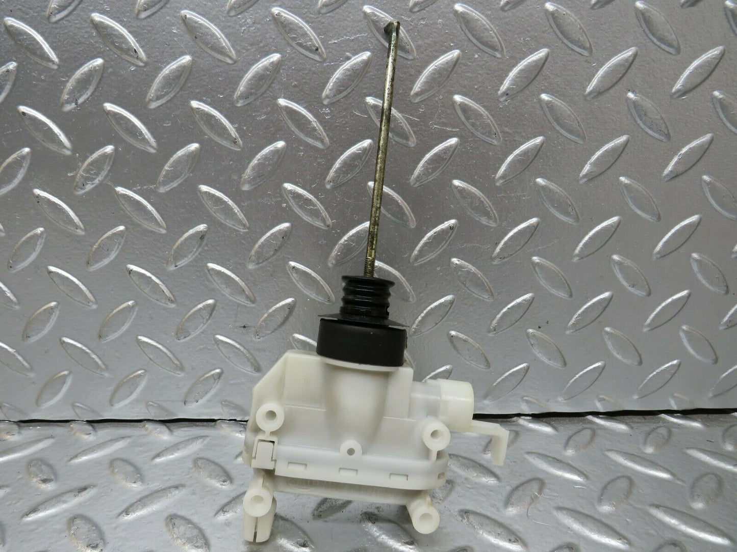 24253 Mercedes-Benz S124 220TE Door Lock Vacuum Actuator Hella Rear Right