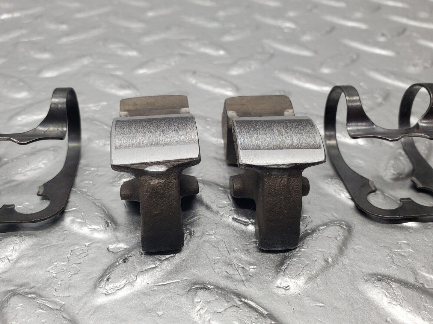 46608 Mercedes-Benz C123 280CE Coupe Valve Rocker Arm With Spring And Tappet