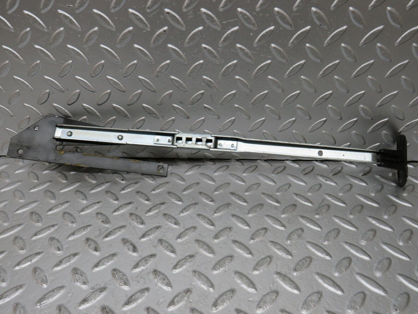 27011 Mercedes-Benz W123 240D Front Right Seat Sliding Adjust Handle