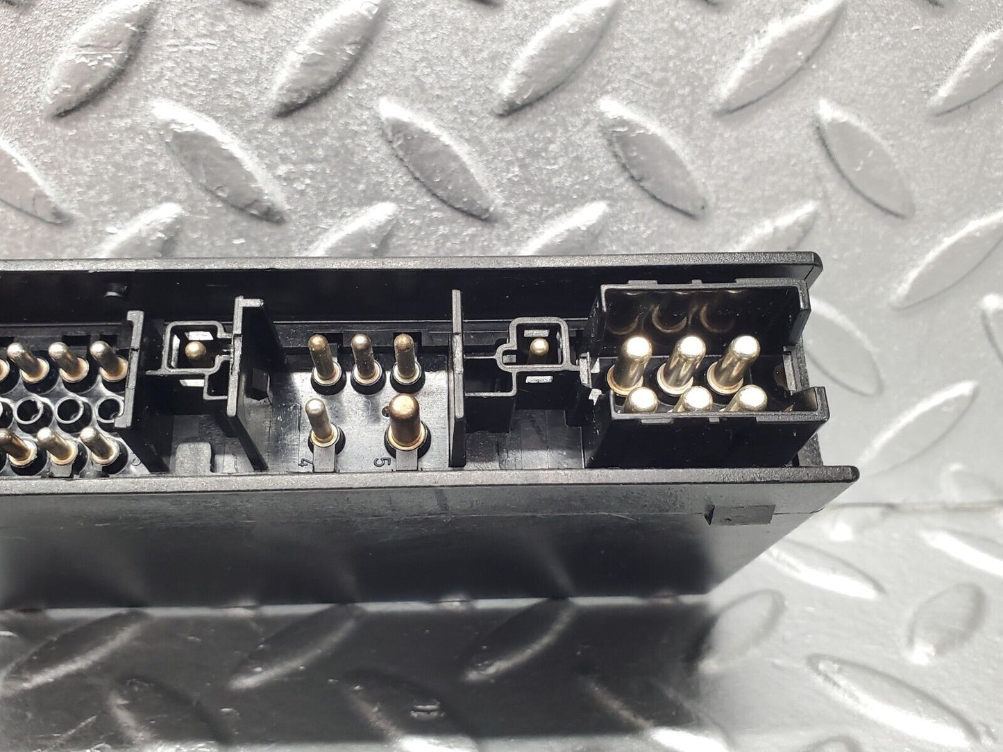 46783 Mercedes-Benz R129 320SL Coupe Hazard Warning Light Relay 1408207126