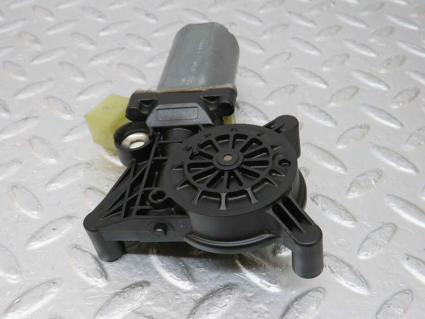 34702 Mercedes-Benz W210 320E Front Left Window Regulator Motor 0130821708