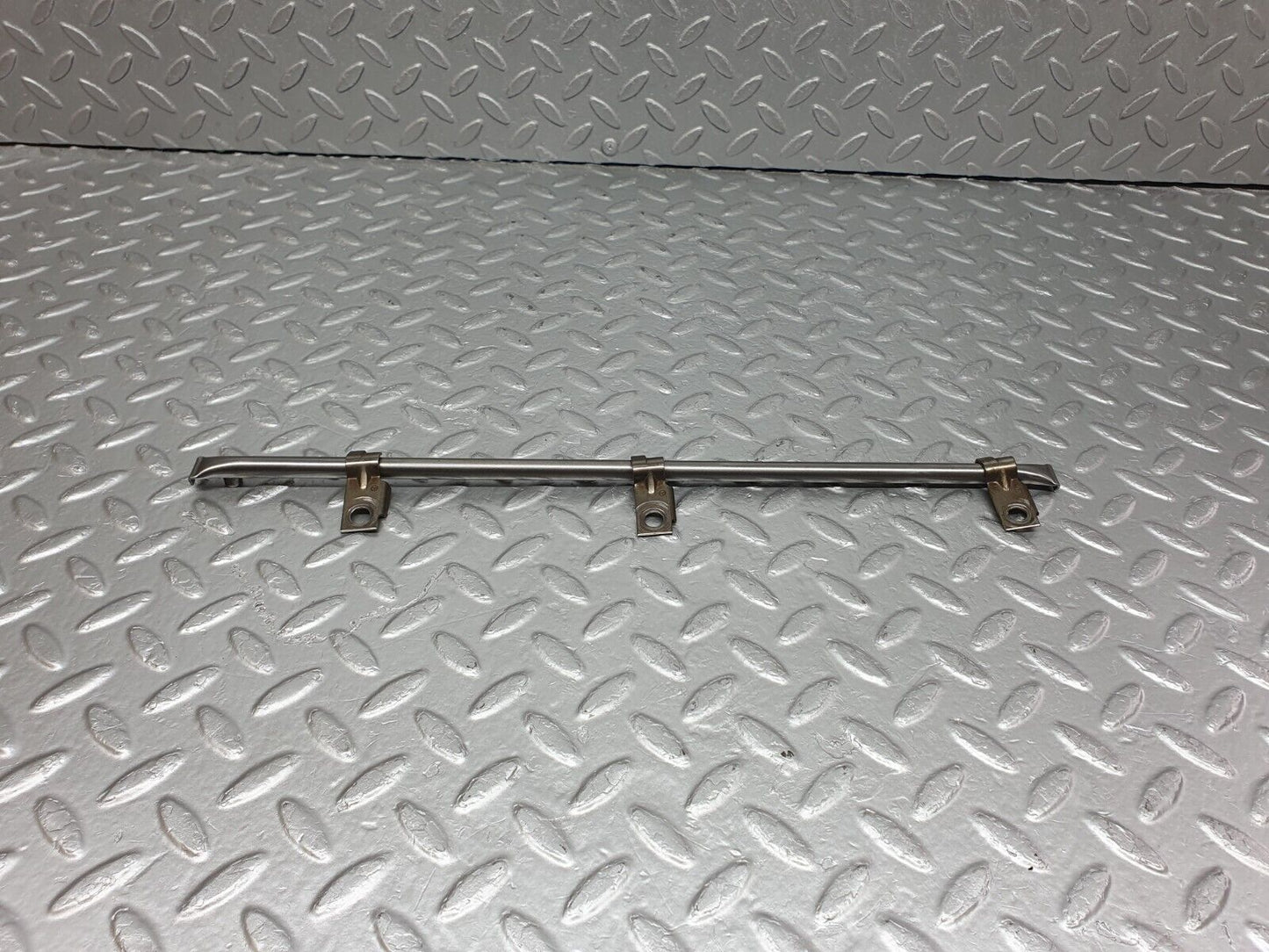 43072 Mercedes-Benz W123 Camshaft Oil Tube