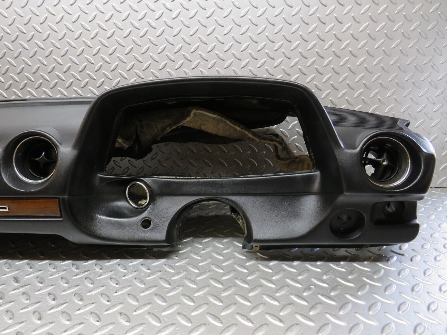 28388 Mercedes-Benz S123 240D Wagon Dashboard Black