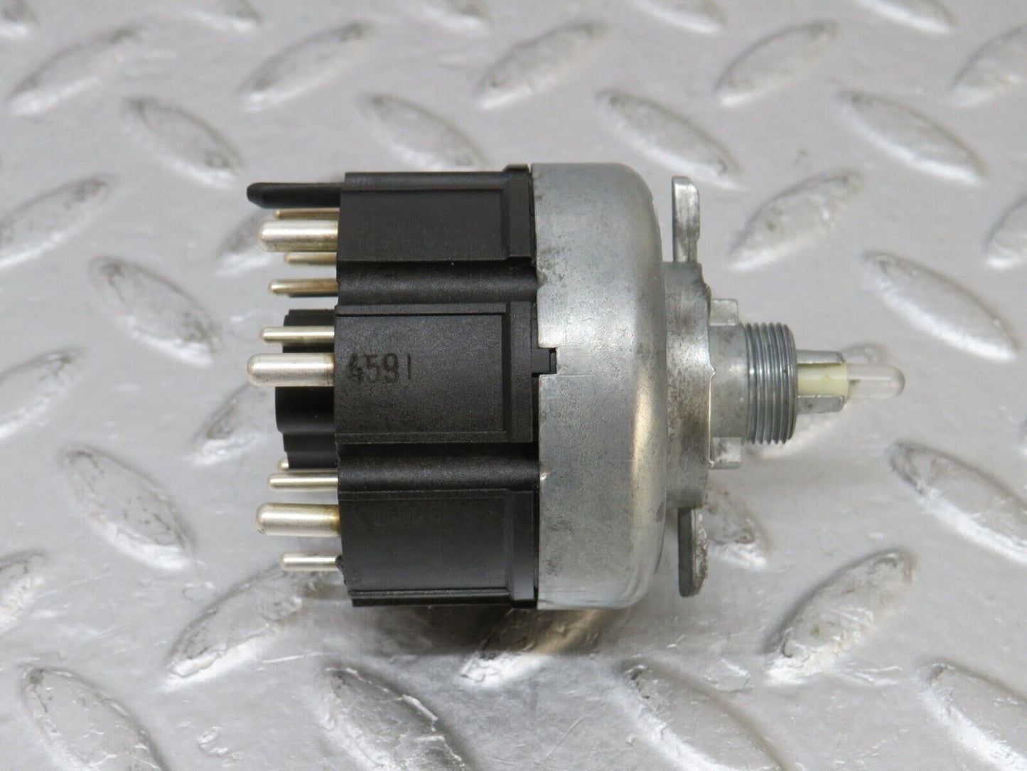 36069 Mercedes-Benz W126 420SE Headlight Switch 0005456004