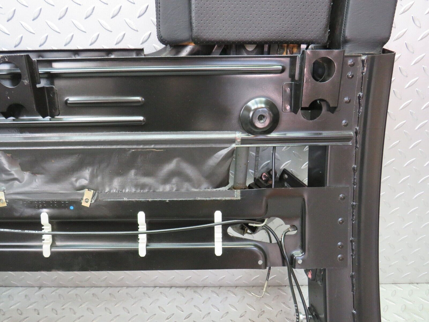 38181 Mercedes-Benz A124 320E Cabriolet Rear Headrest Complete Mechanism 1248600632 1248601032