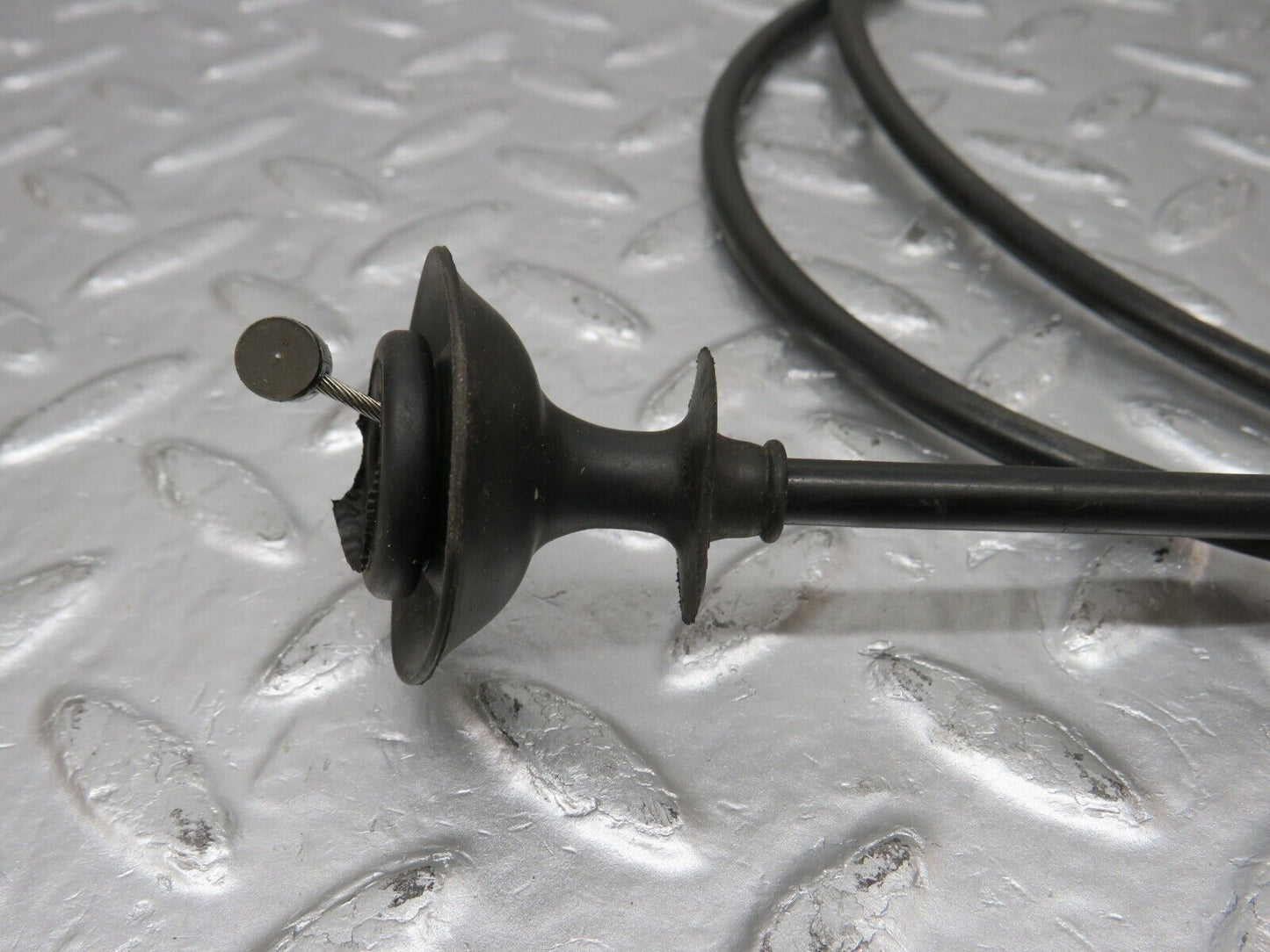 34183 Mercedes-Benz W124 230E Bonnet Release Cable 1239970681