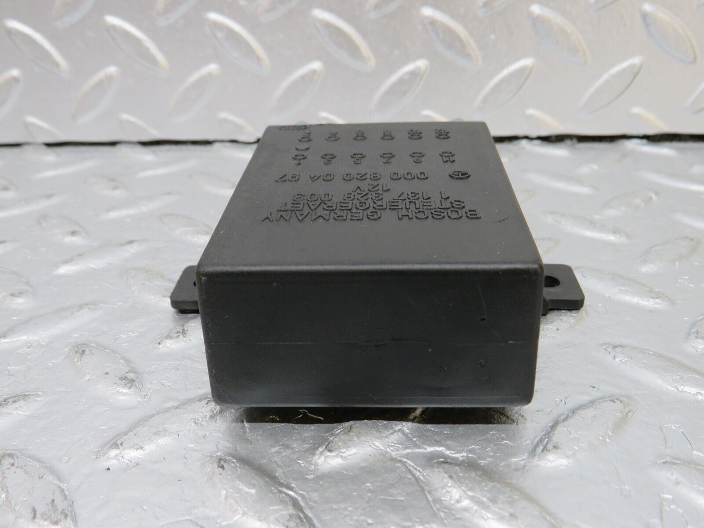 34401 Mercedes-Benz C126 380SEC Coupe Seat Belt Presenter Relay 1137328003