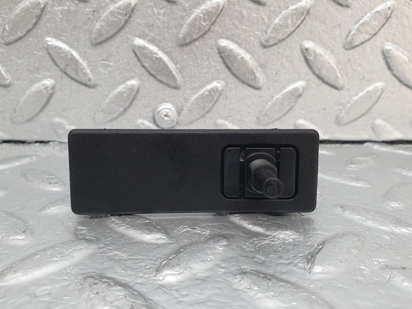 44111 Mercedes-Benz C123 230CE Coupe Trunk Boot Light Switch 2018200211