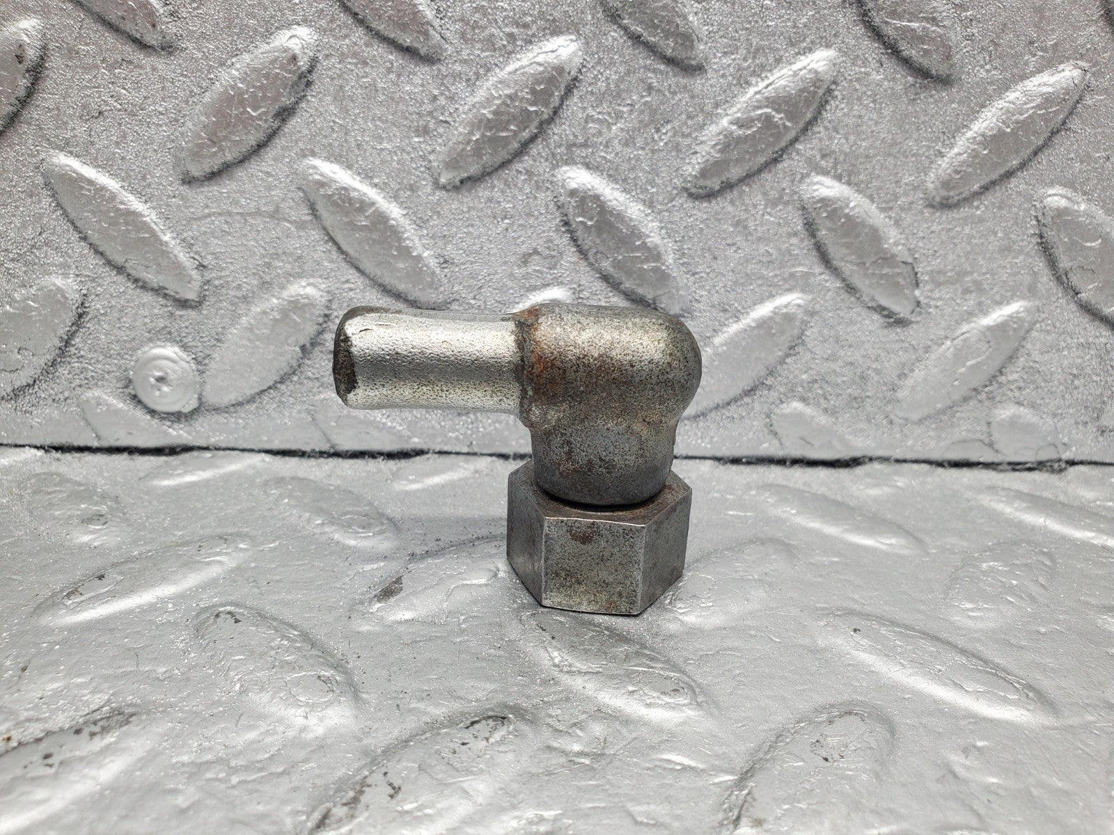 W112 cylinder head water hose pipe connector used OEM