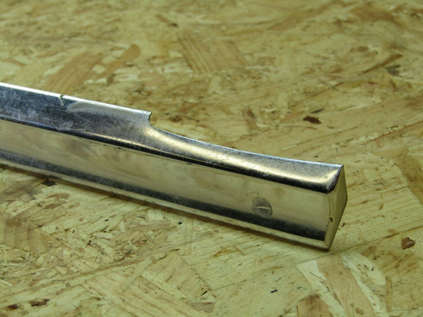 2133 Mercedes-Benz W116 350SE Front Left Door Chrome Trim