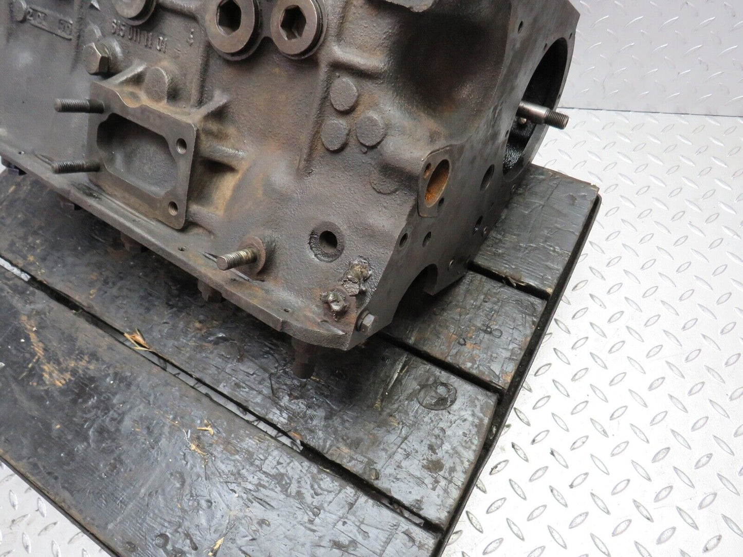 0346 Mercedes-Benz W123 220D Engine Block 6150111101