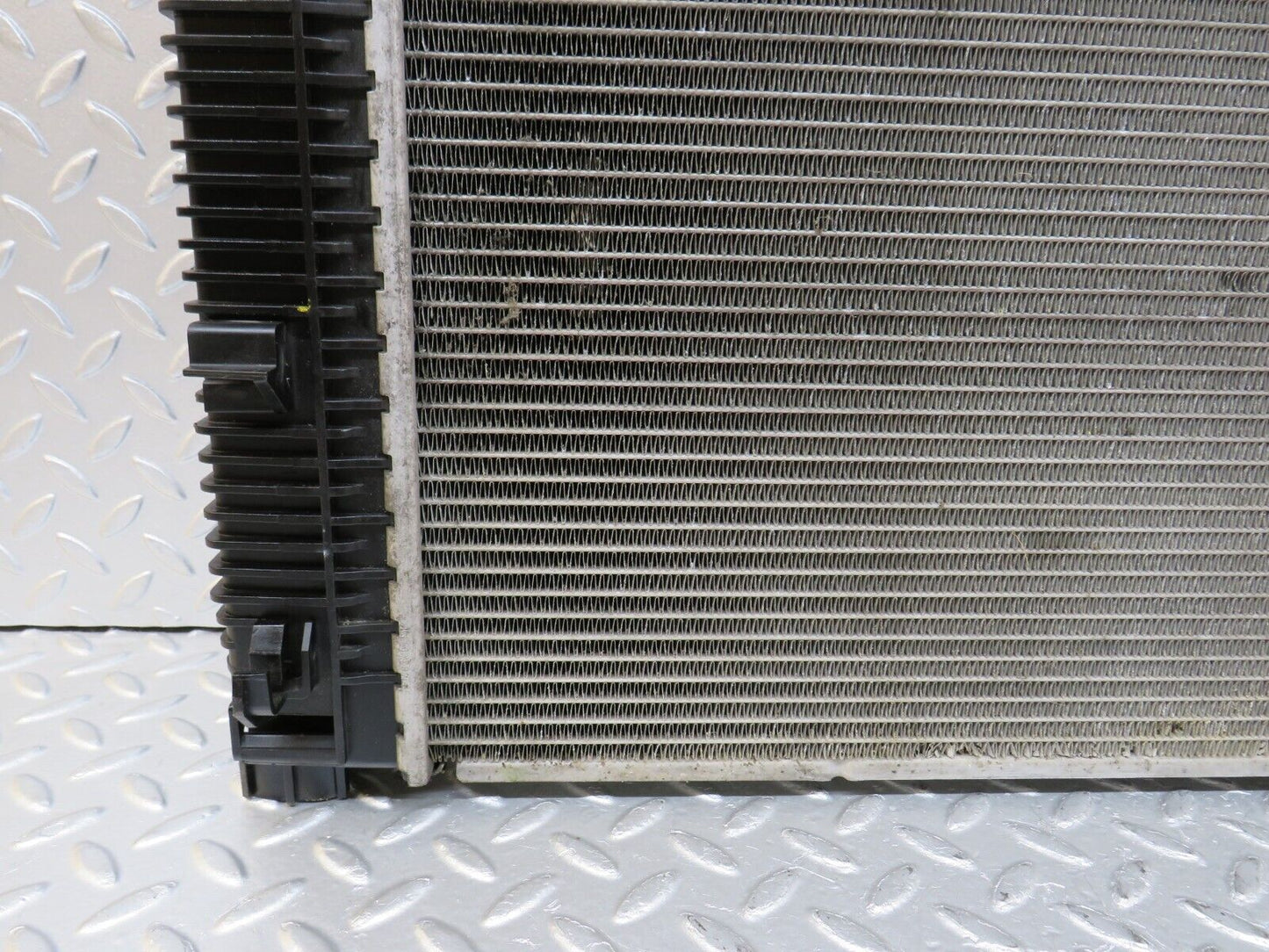 35118 Mercedes-Benz W221 Engine Coolant Radiator Valeo 2215000203