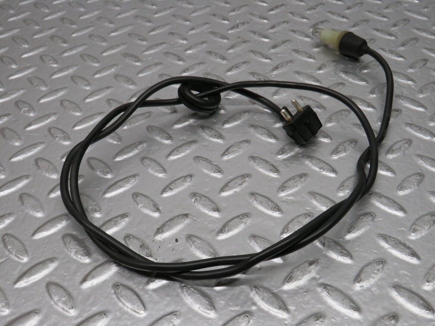31519 Mercedes-Benz S124 220TE Front Wing Indicator Cable Wire 1249971881