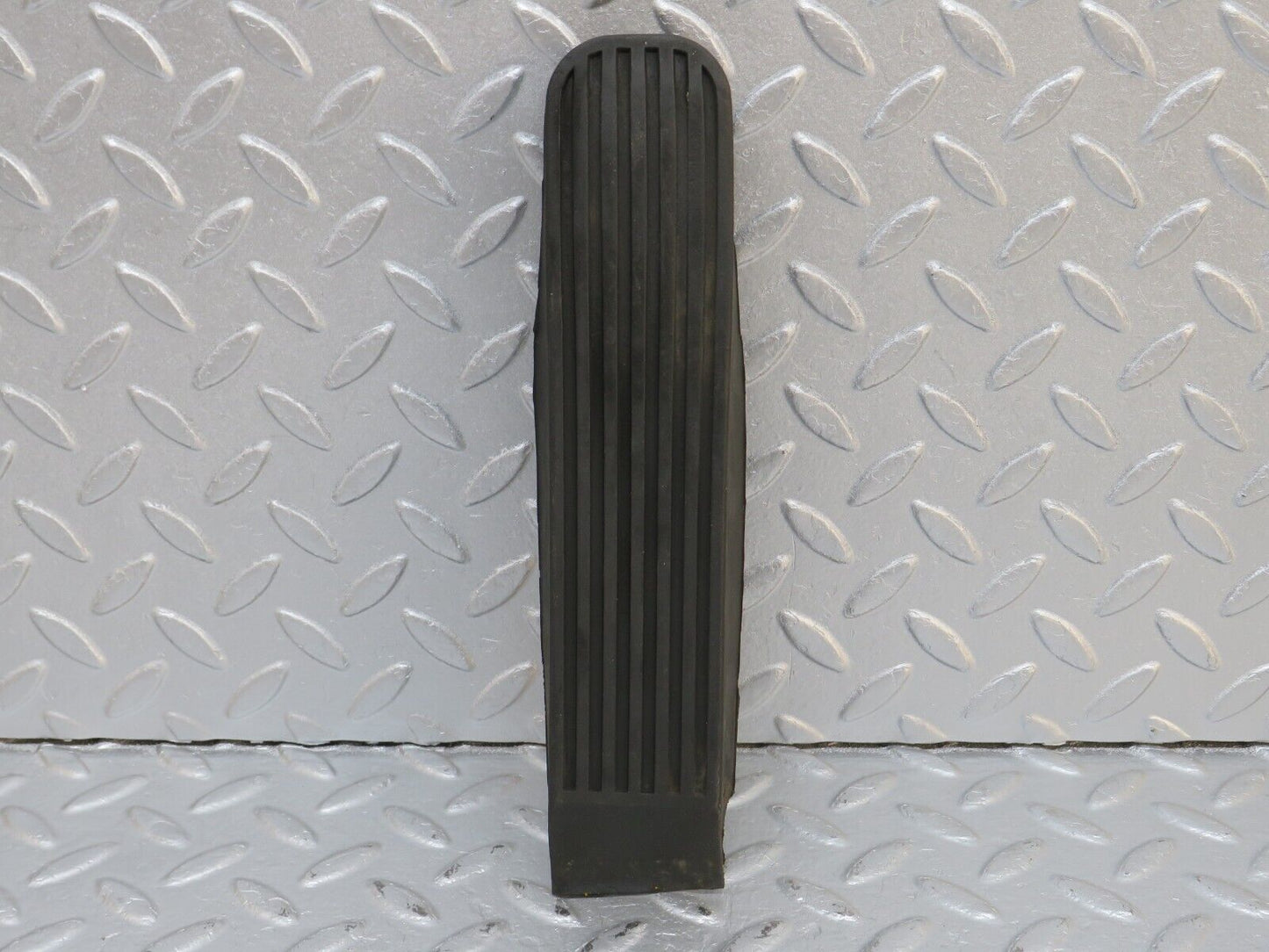 40218 Mercedes-Benz W110 230 Accelerator Pedal Rubber 1103000002