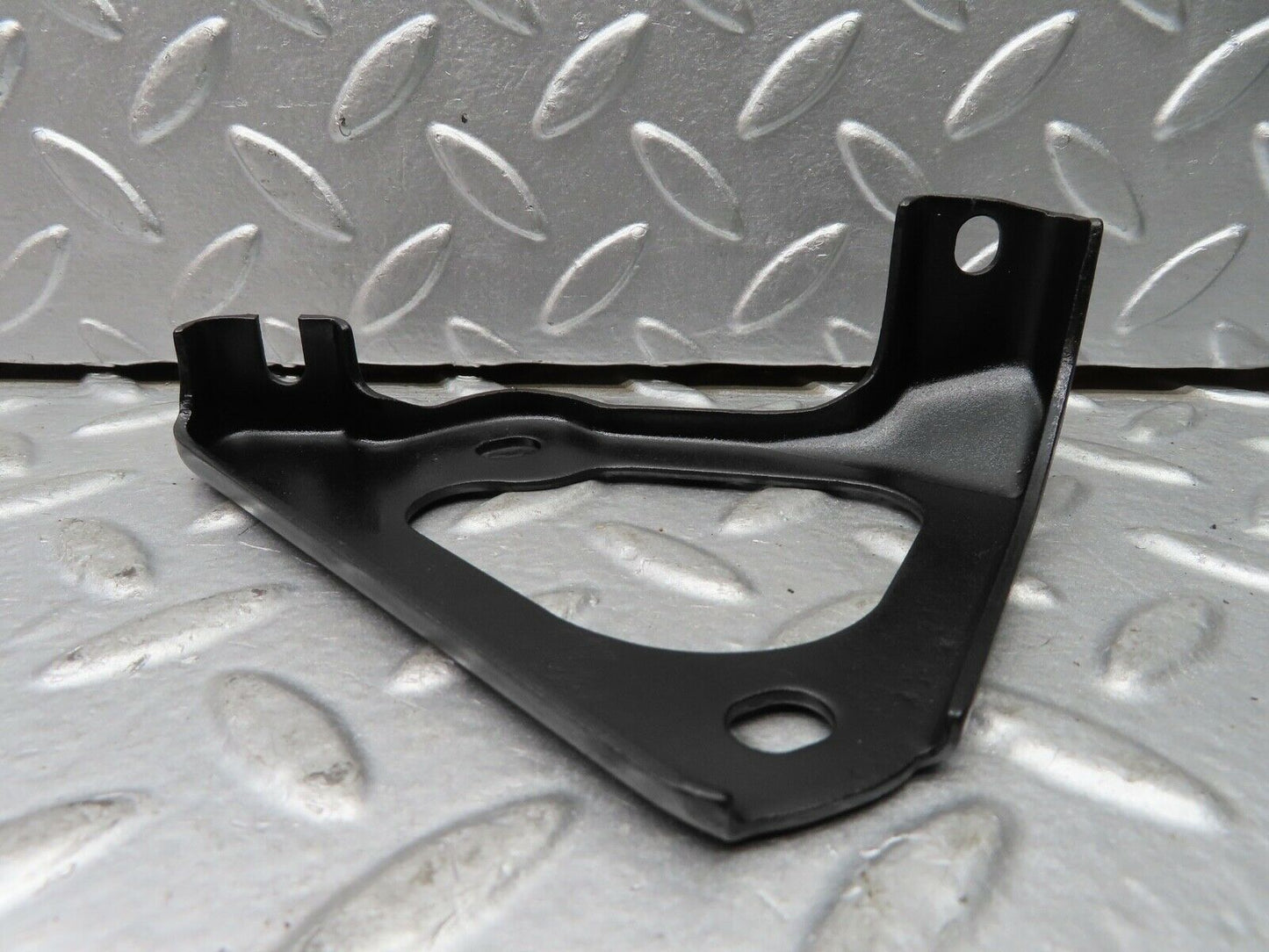21276 Mercedes-Benz W123 230E Starter Motor Bracket