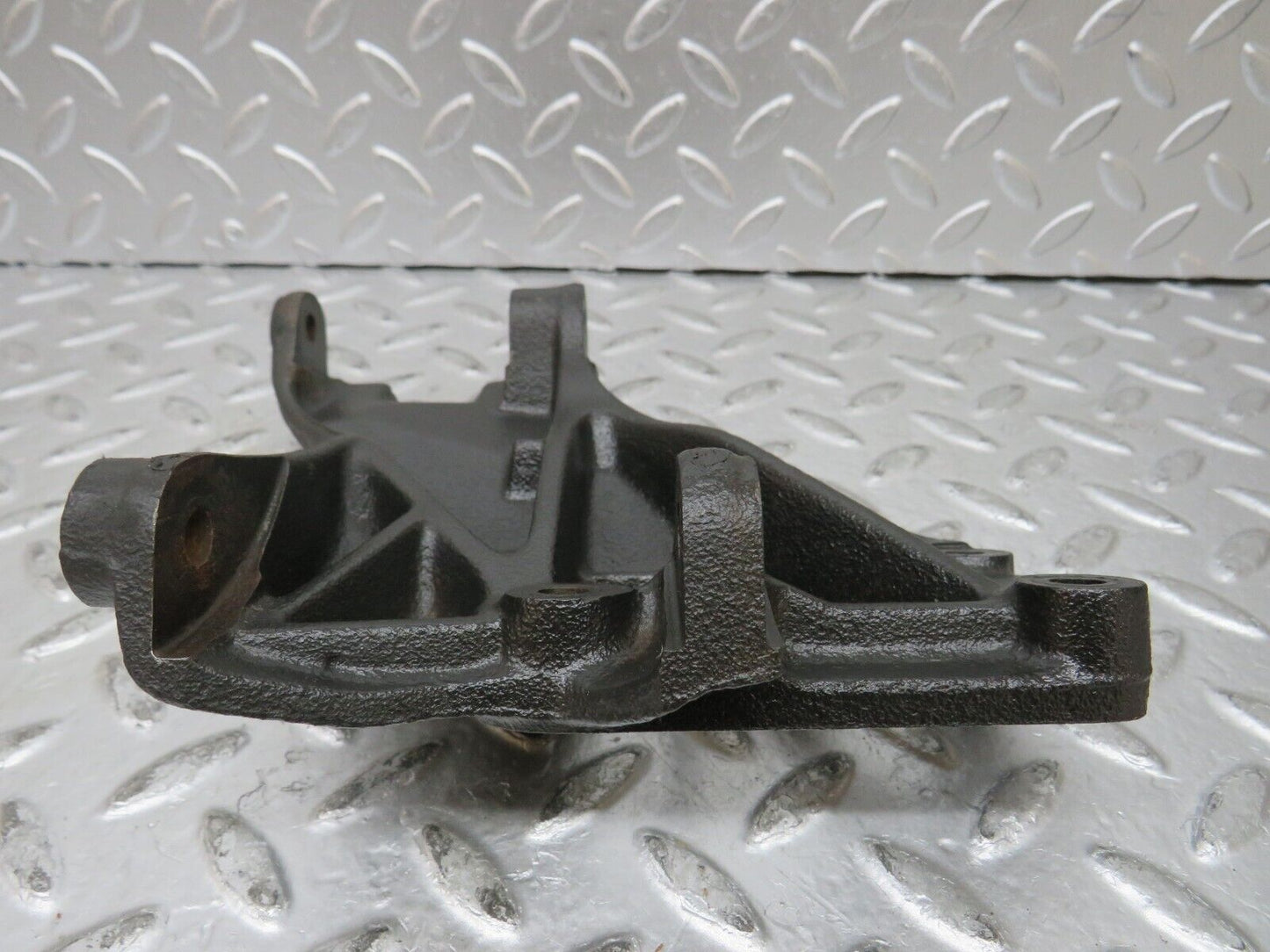 27396 Mercedes-Benz W123 280E Alternator Generator Bracket 1101550735