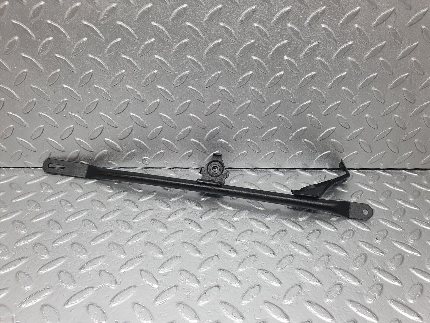 42814 Mercedes-Benz W201 190 2.0L Horn Bracket