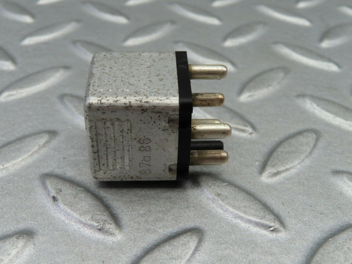 5768 Mercedes-Benz W123 200 Multi Purpose Relay 0015420219