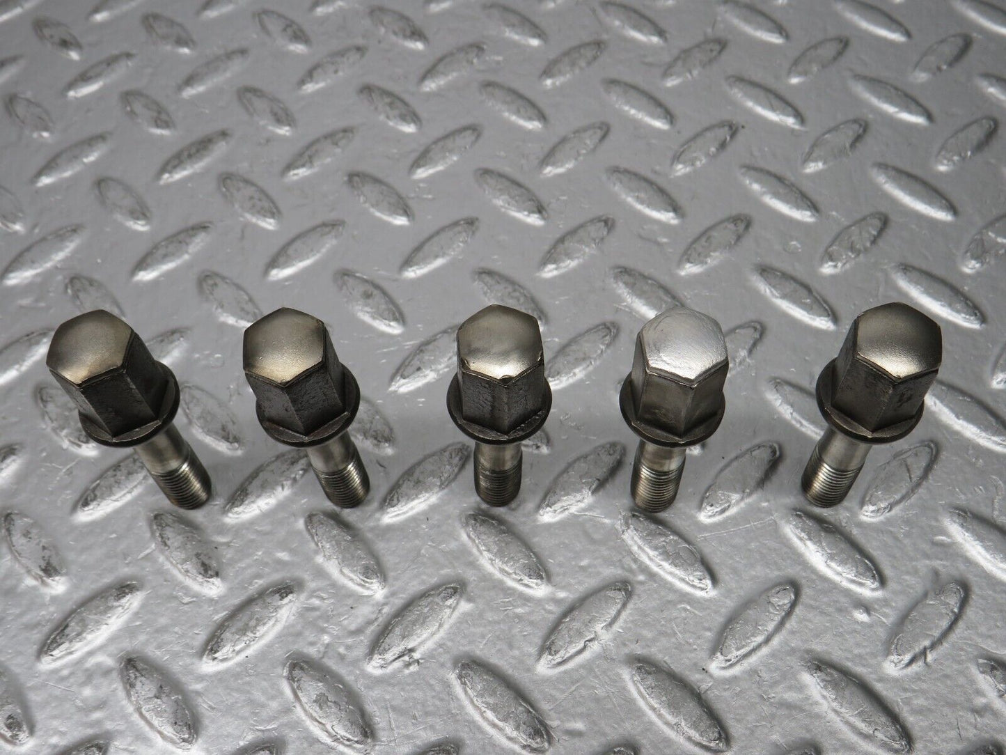 30530 Mercedes-Benz 5x Alloy Wheel Lug Bolt M12x1.5