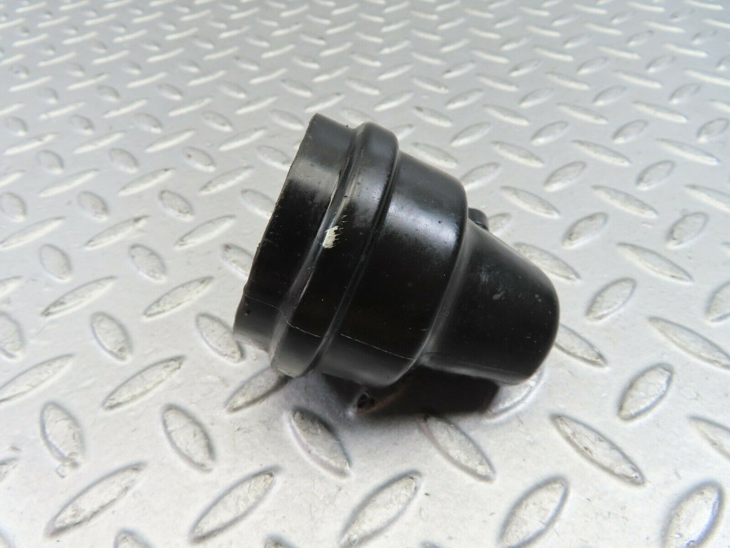 9650 Mercedes-Benz C123 280CE Coupe Ignition Coil Protective Cap 0001581785
