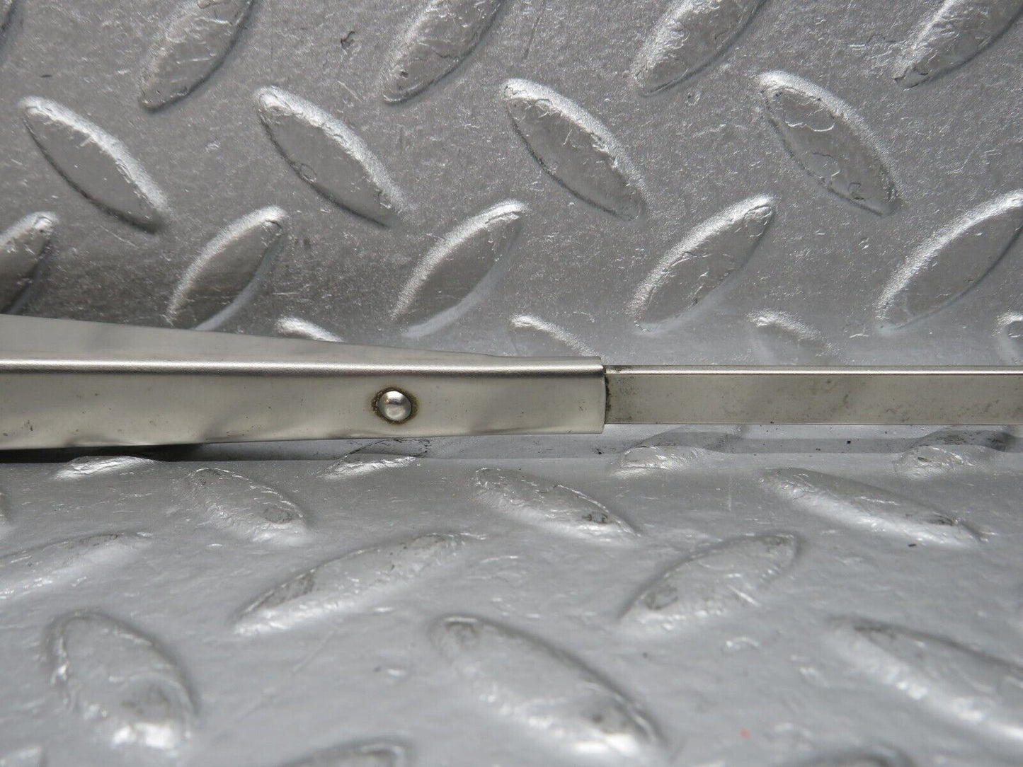 39105 Mercedes-Benz R107 500SL Windscreen Wiper Arm Right Side