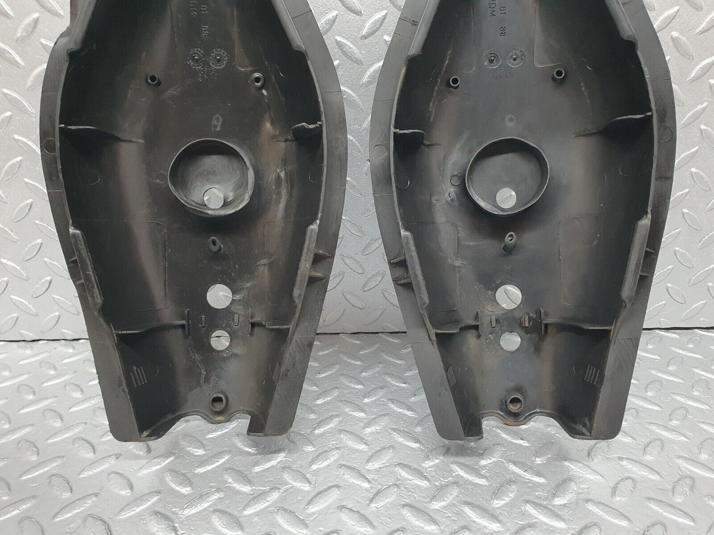 42227 Mercedes-Benz R129 320SL Coupe Rear Control Arm Cover 2X 1293520188