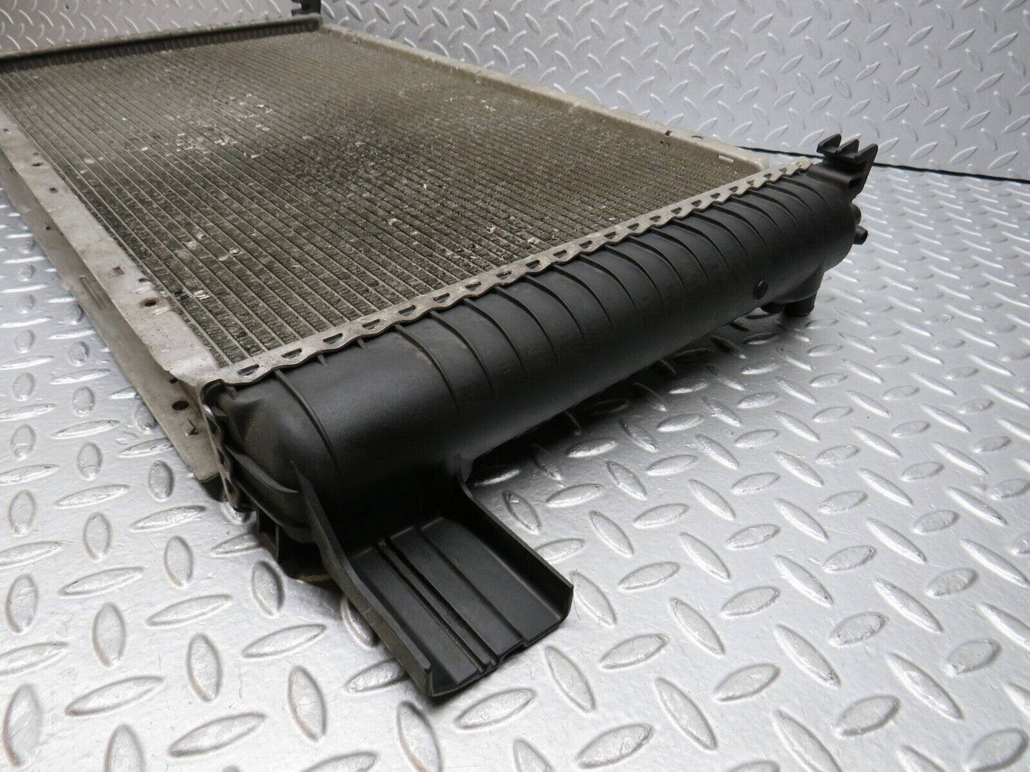 38601 Mercedes-Benz R129 280SL Coupe Engine Coolant Radiator Behr
