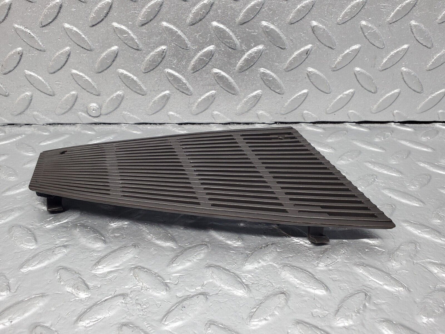 45957 Mercedes-Benz W126 420SE Dashboard Speaker Cover Right Side 1266806939