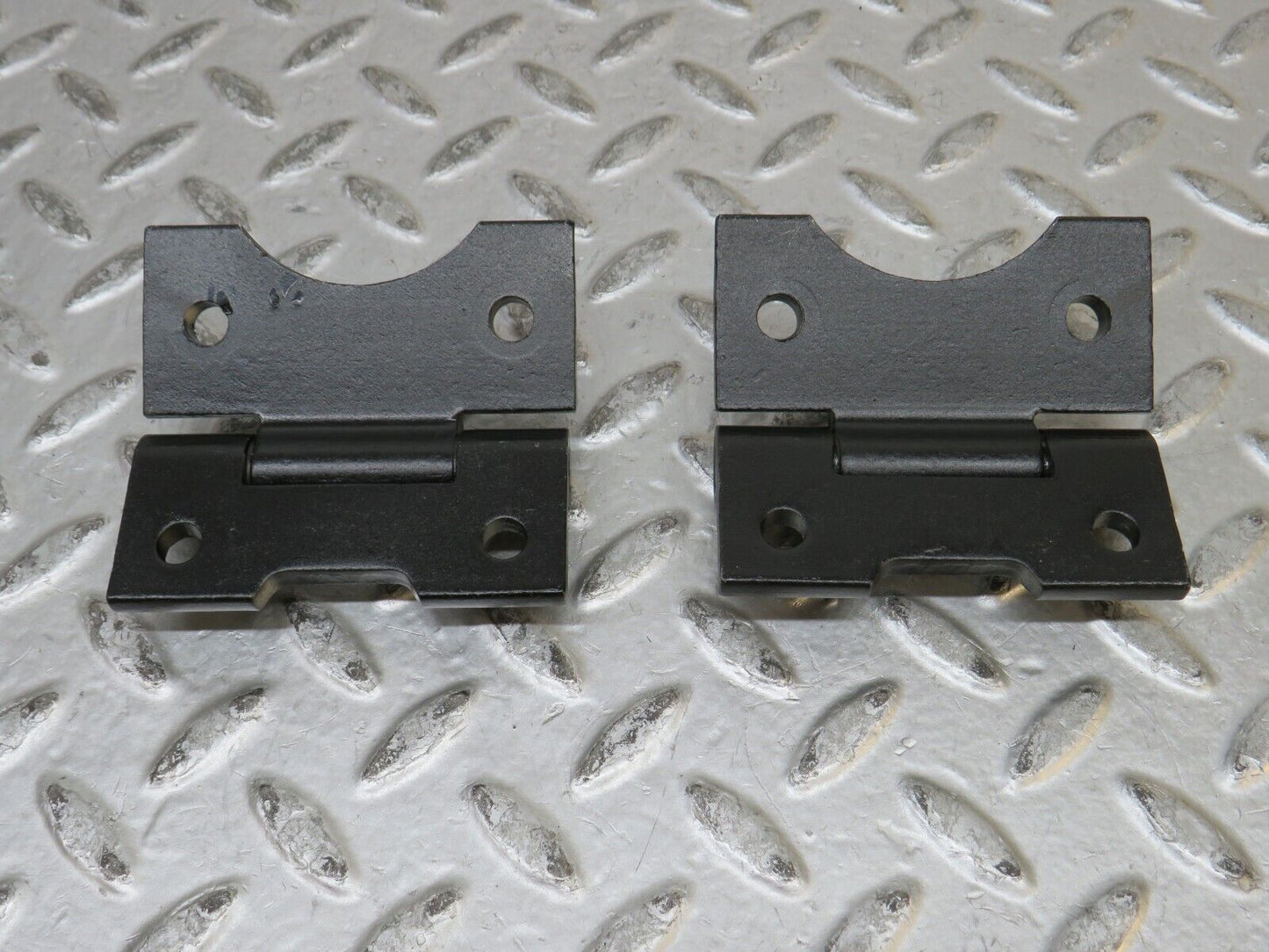 28785 Mercedes-Benz W123 230E Door Hinge Pair 1237200037