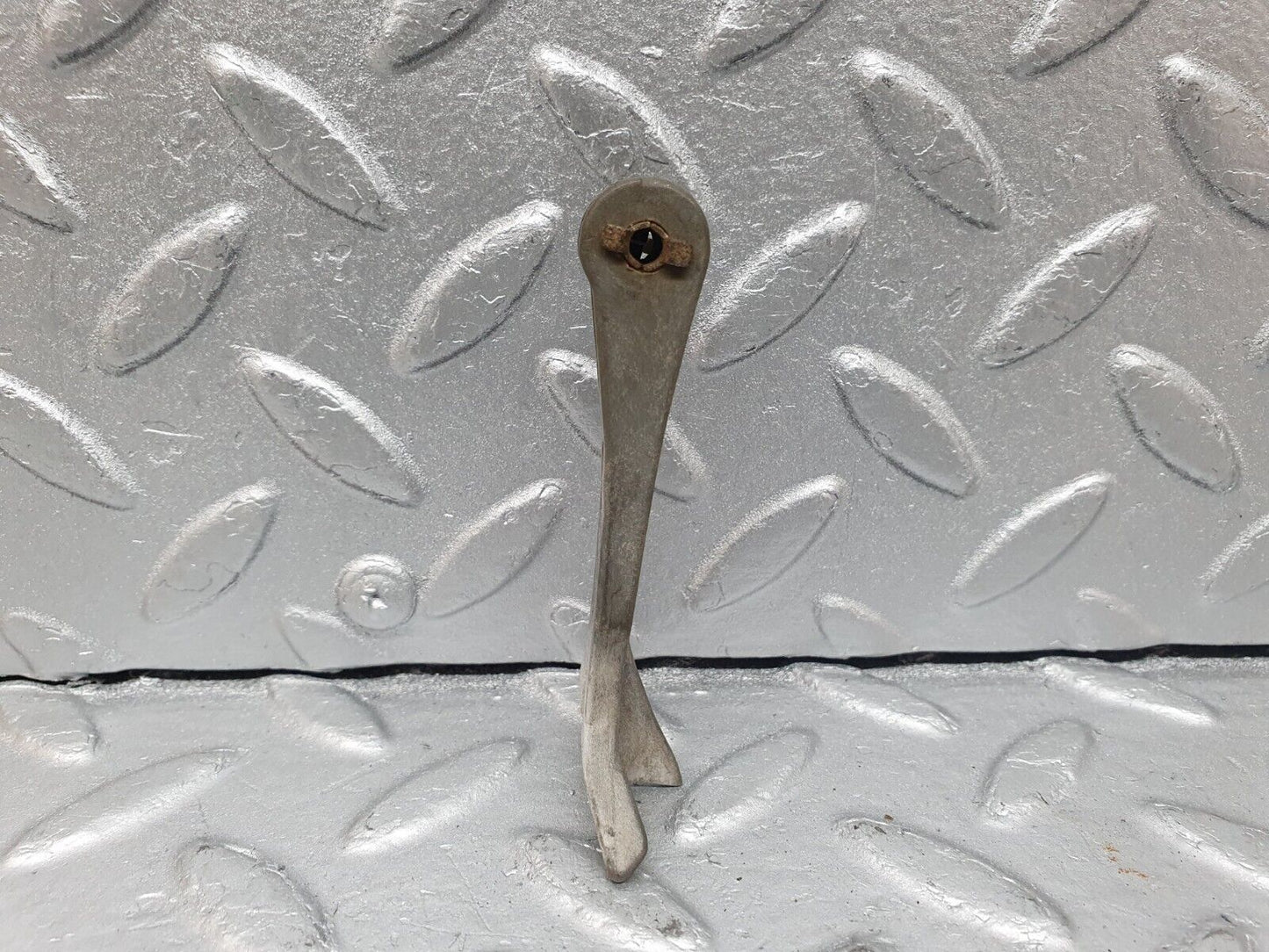 41030 Mercedes-Benz W126 300SE Bonnet Release Pull Handle