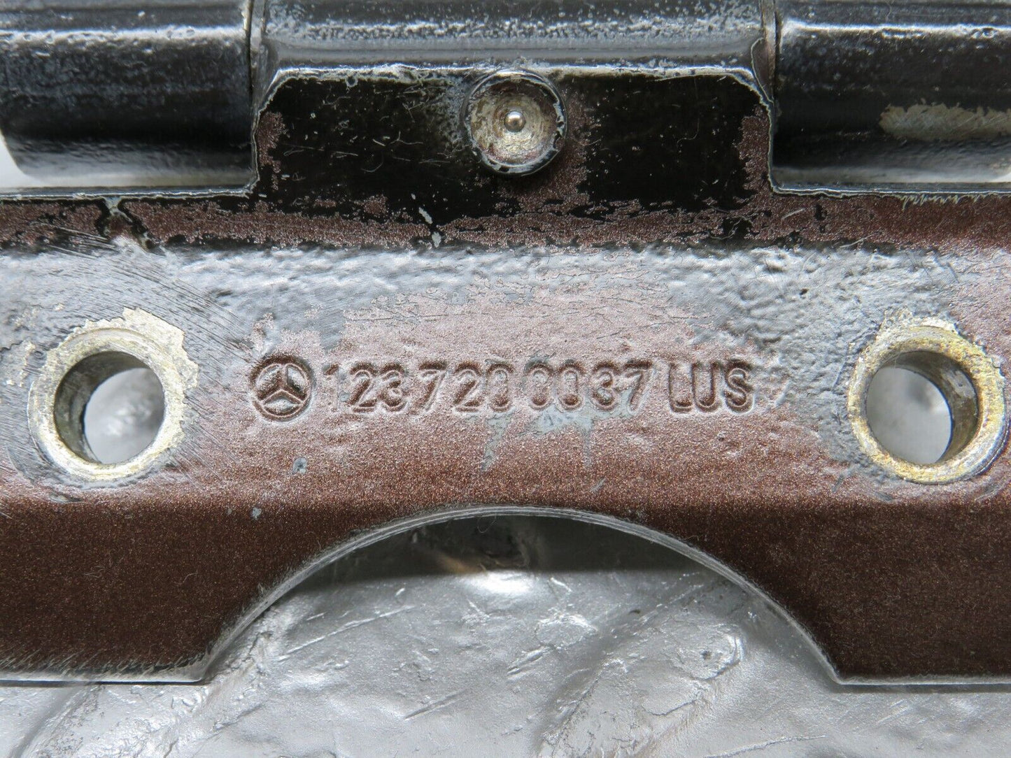 34321 Mercedes-Benz C126 380SEC Coupe Door Hinge Pair 1237200037
