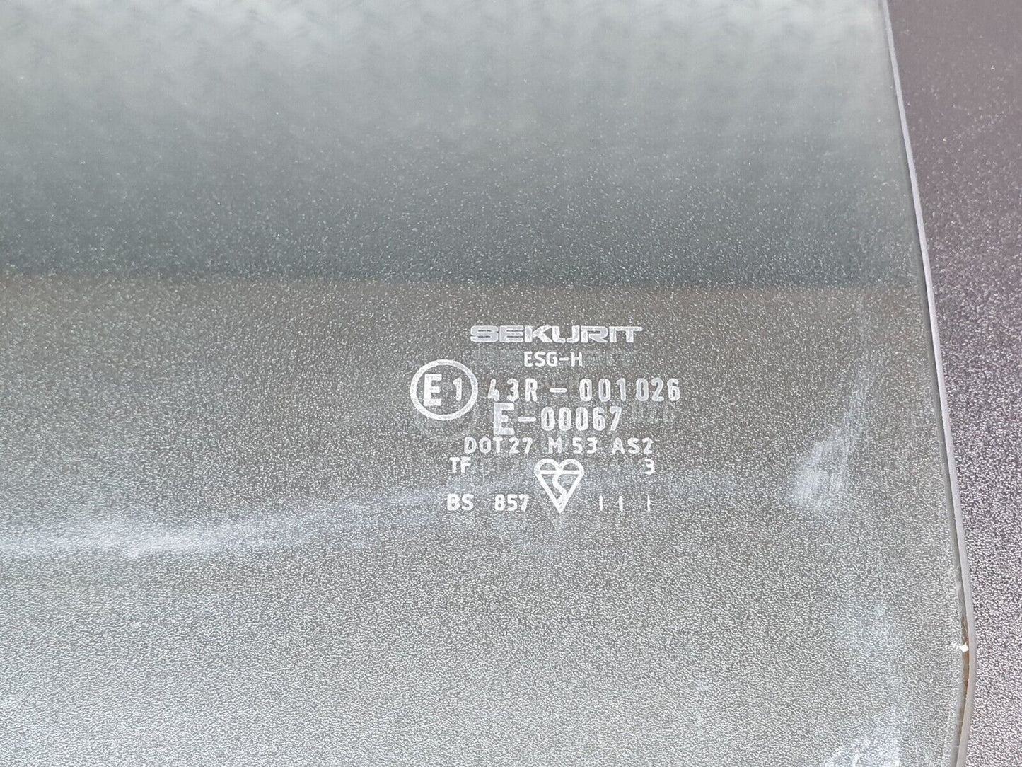 43220 Mercedes-Benz W108 280SE Rear Left Door Window Glass