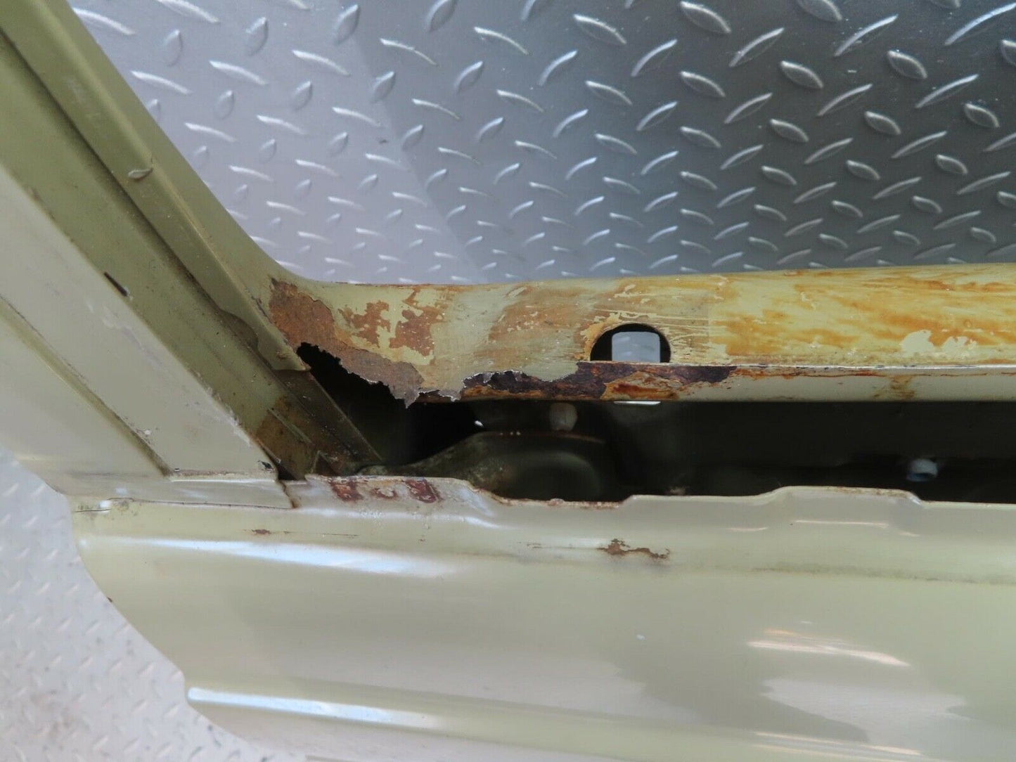13642 Mercedes-Benz W123 200 Rear Left Door