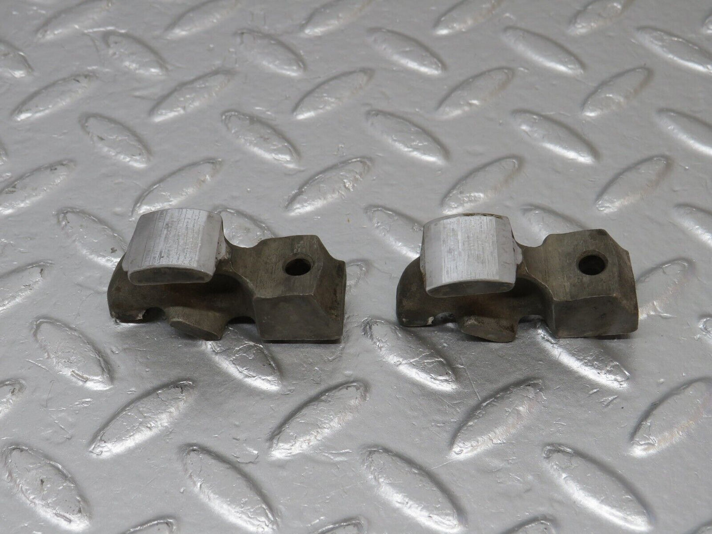 40049 Mercedes-Benz R107 350SL Rocker Arm With Valve Tappet