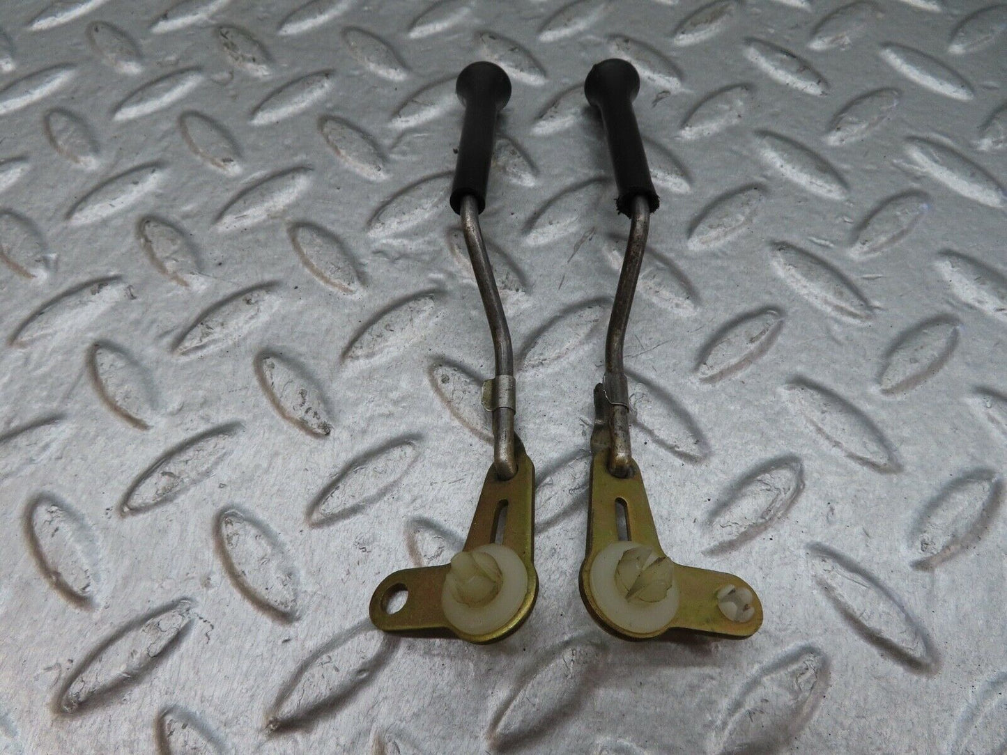 18127 Mercedes-Benz W123 200 Rear Door Lock Knob Pair