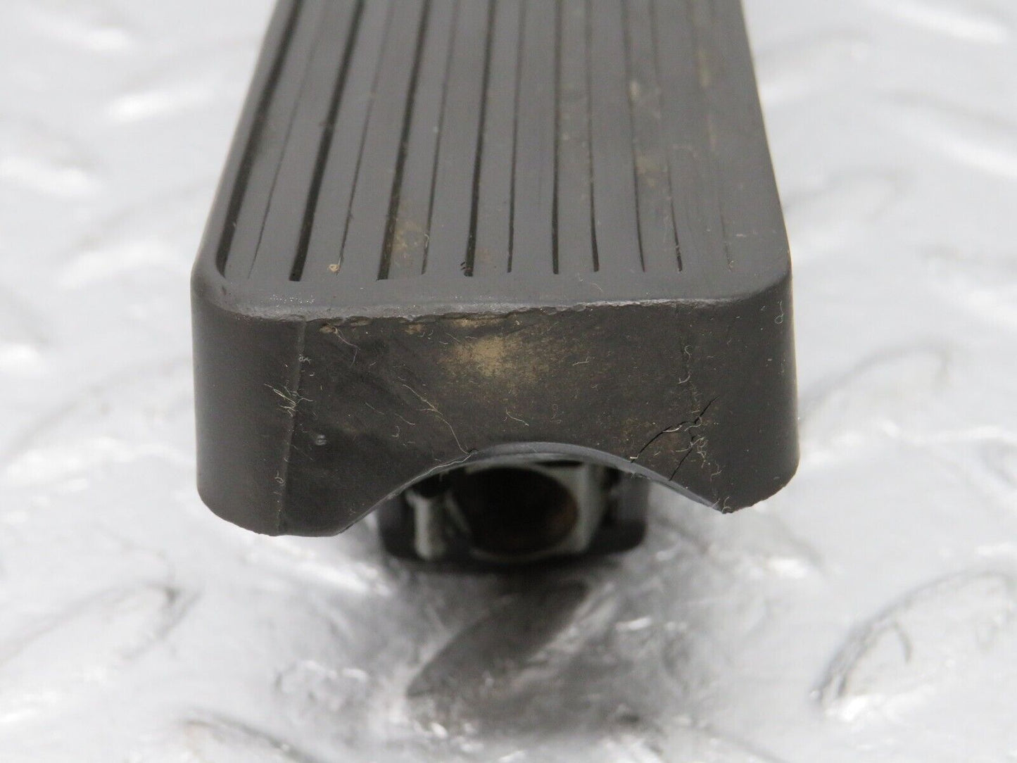 39146 Mercedes-Benz R107 500SL Coupe Accelerator Pedal With Rubber 1233010082