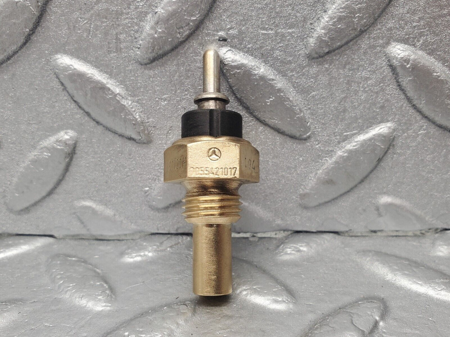46216 Mercedes-Benz W124 280E Coolant Temperature Sensor VDO 0055421017