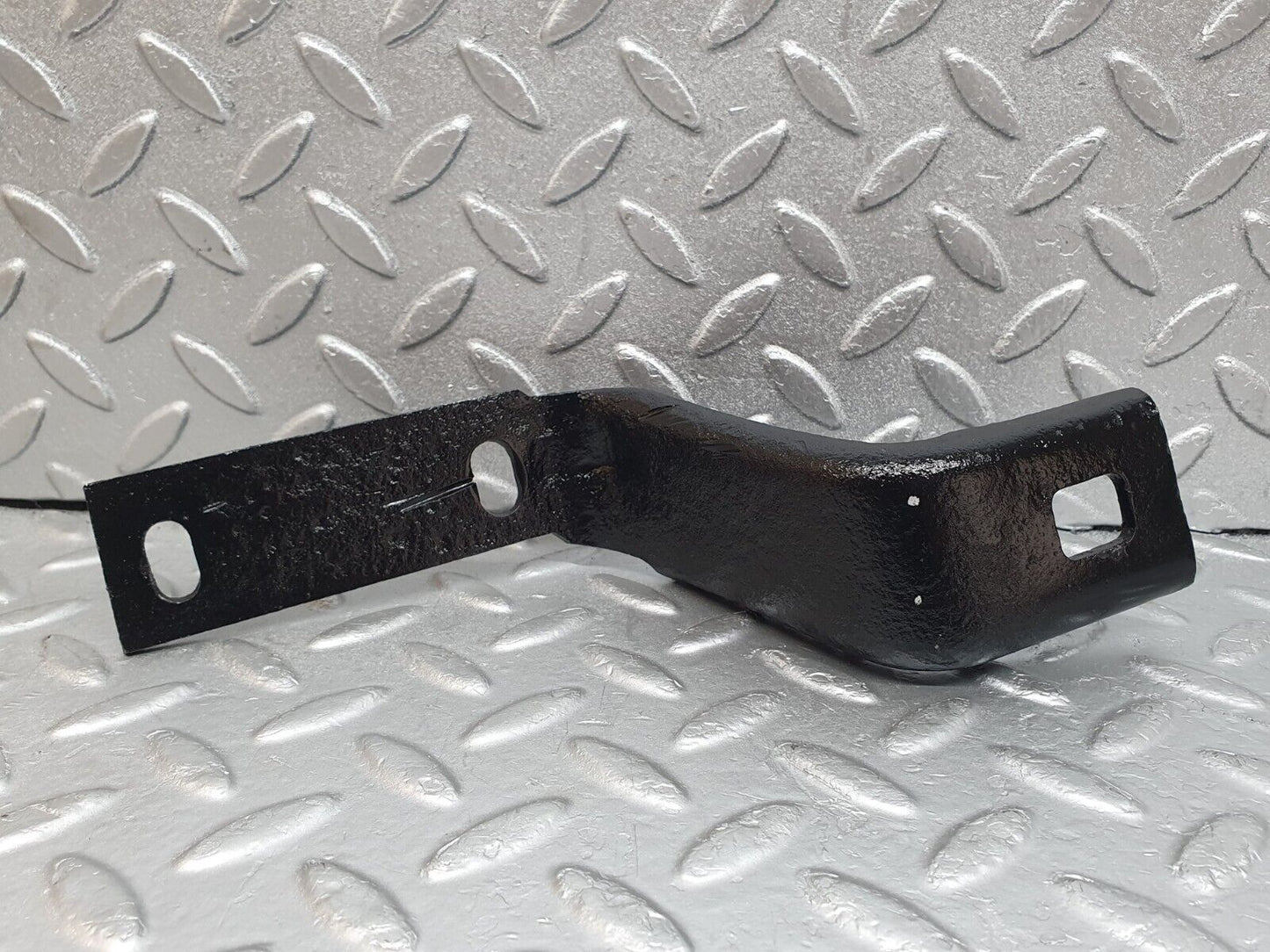 44220 Mercedes-Benz C123 230CE Coupe Rear Bumper Bracket