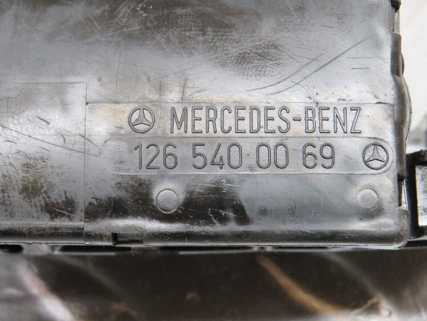 34423 Mercedes-Benz C126 380SEC Cable Wire Distributor Connector 1040030407