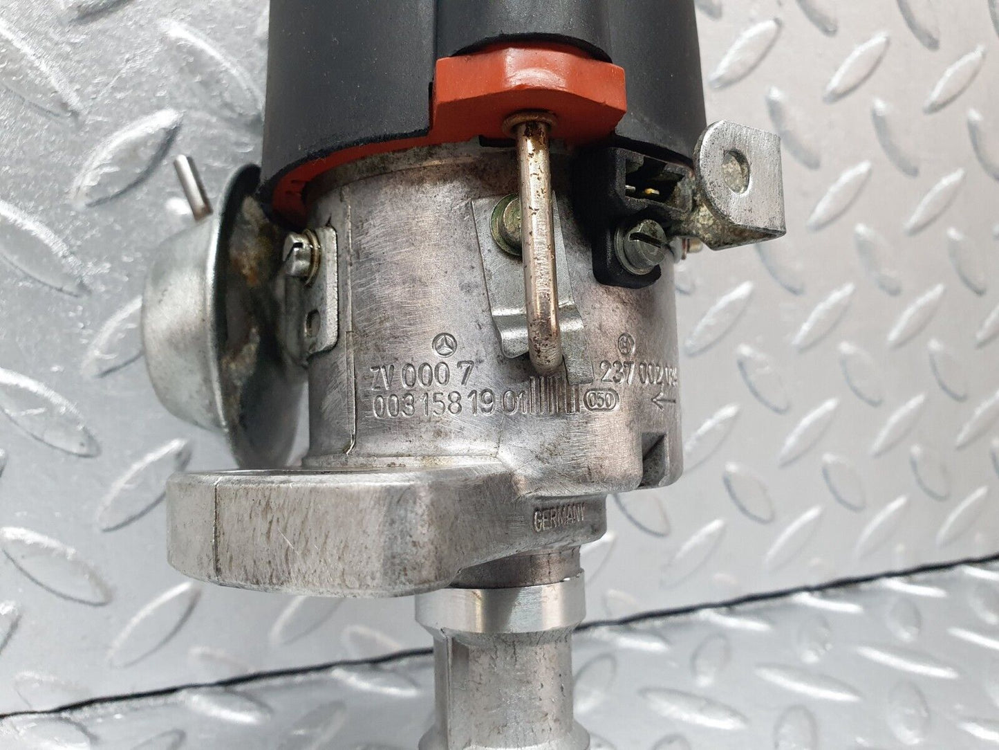 42721 Mercedes-Benz W201 190 Ignition Distributor Bosch 0031581901 0237002084