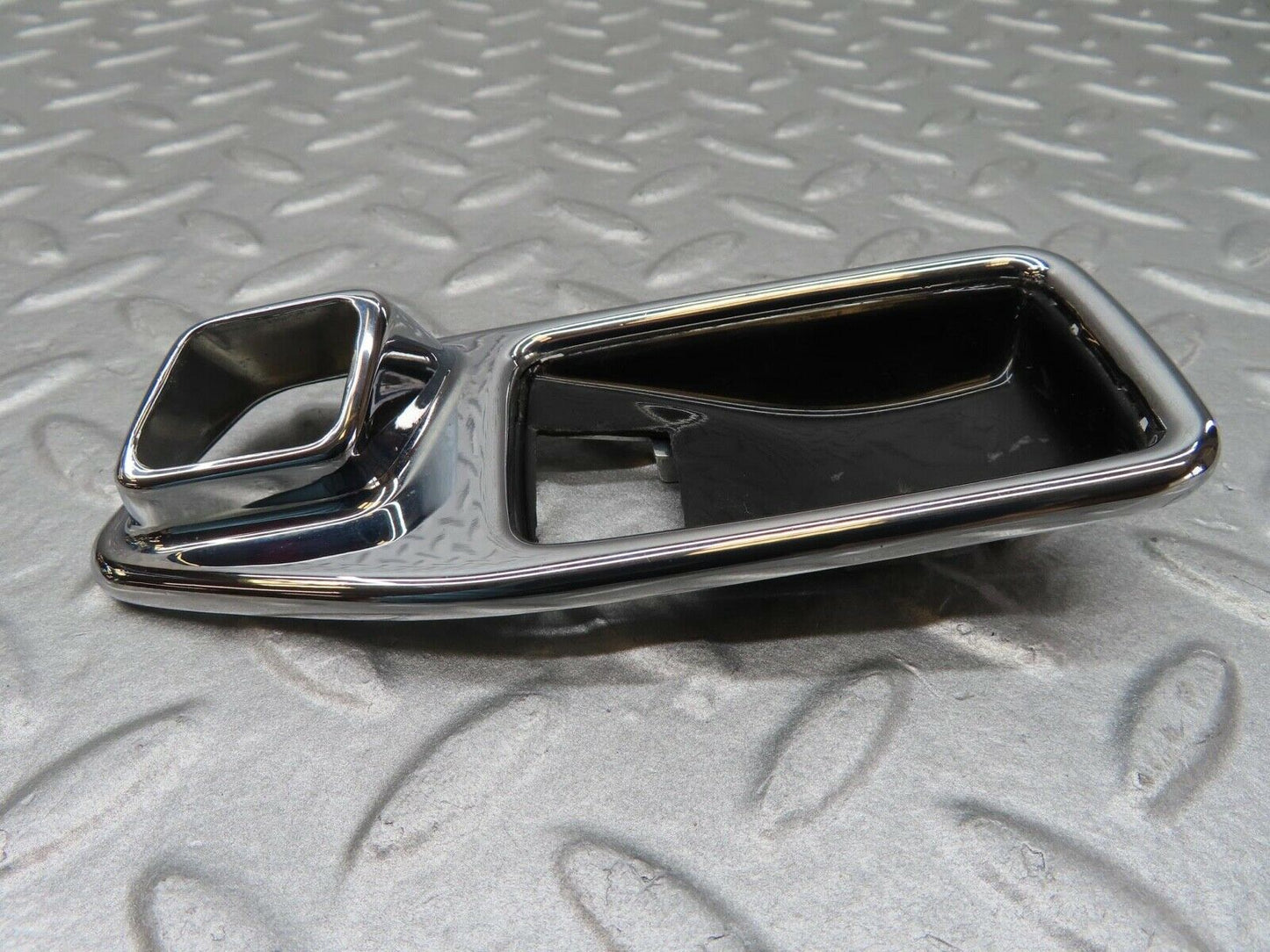 16059 Mercedes-Benz W123 280E Chrome Frame For Door Opener Left 1167660111